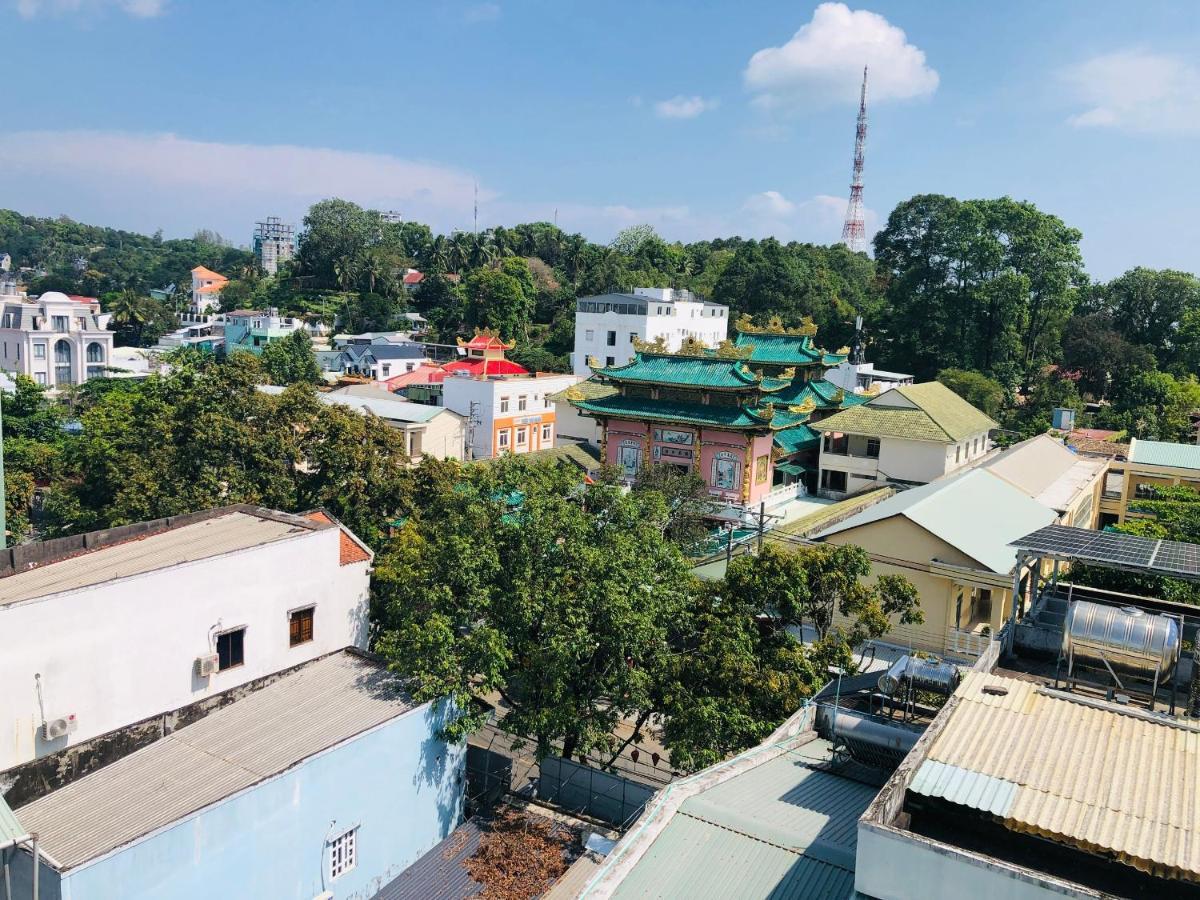 Отель Khach San Ngoc Son Дуонг-Донг Экстерьер фото